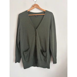 Lord + Taylor Women's 1X Extra Fine 100% Merino Wool Cardigan Career Preppy